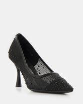 Tacones de punta fina con transparencias