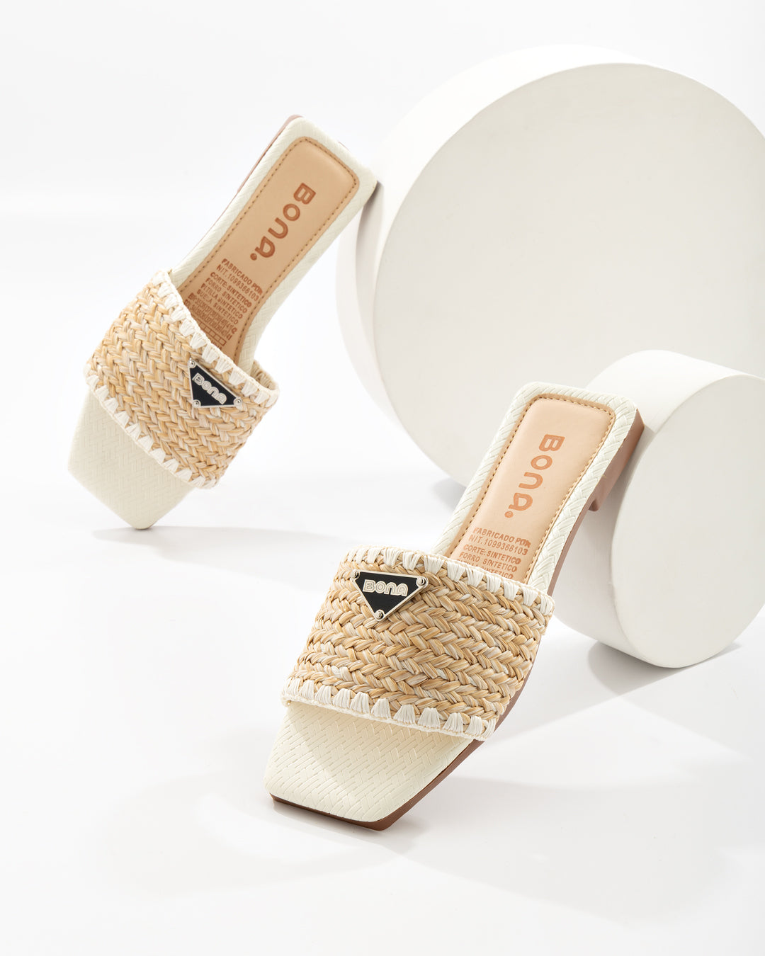 Sandalia Tejida Triangular – Bona