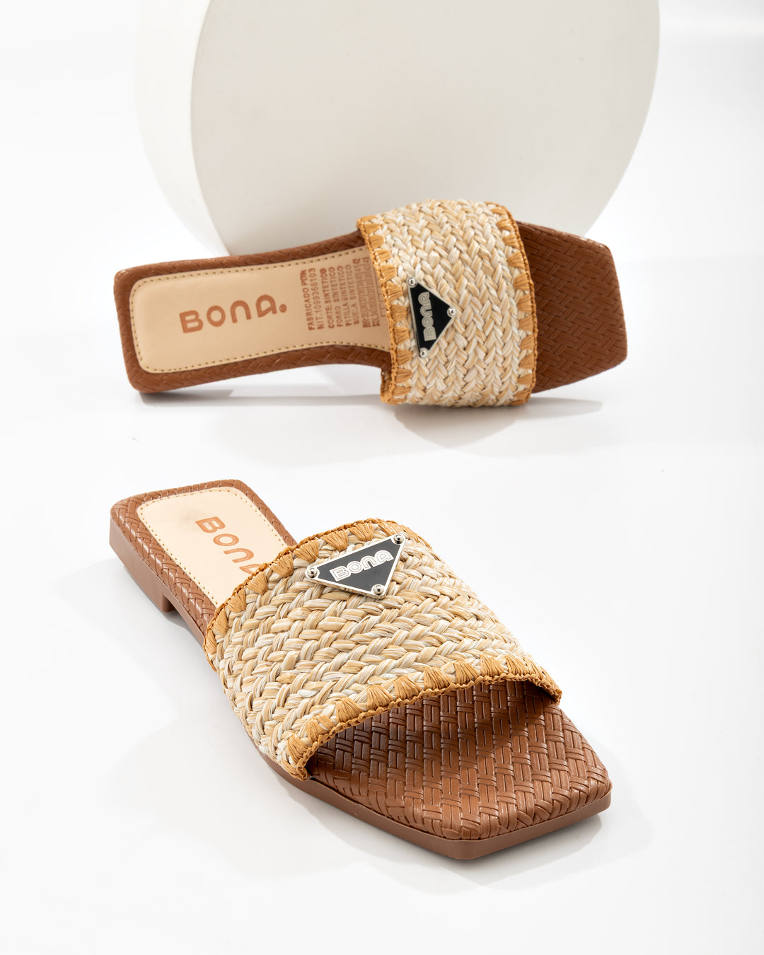 Sandalia Tejida Triangular – Bona