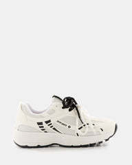 Runner Mara Silver