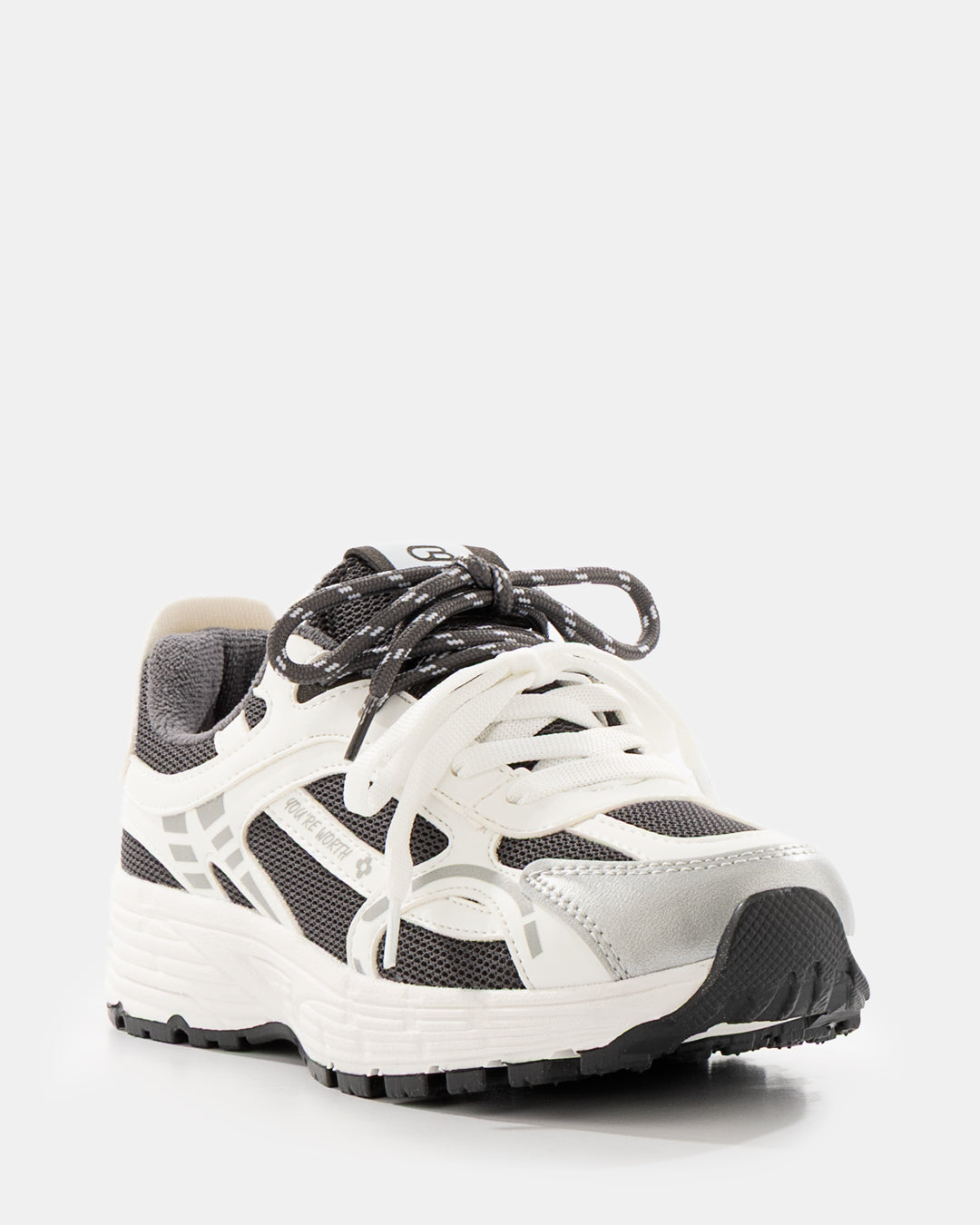 Runner Mara Silver
