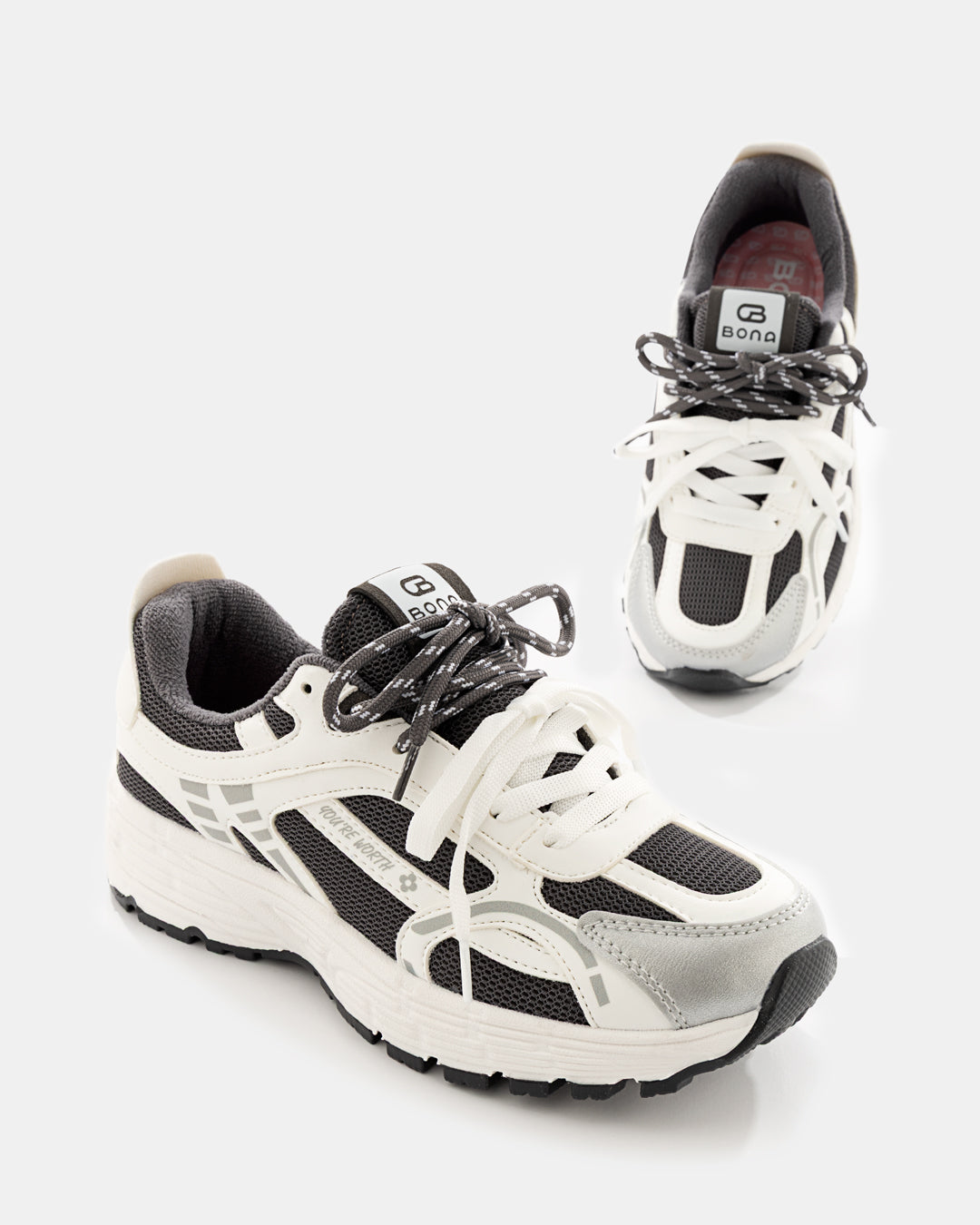 Runner Mara Silver