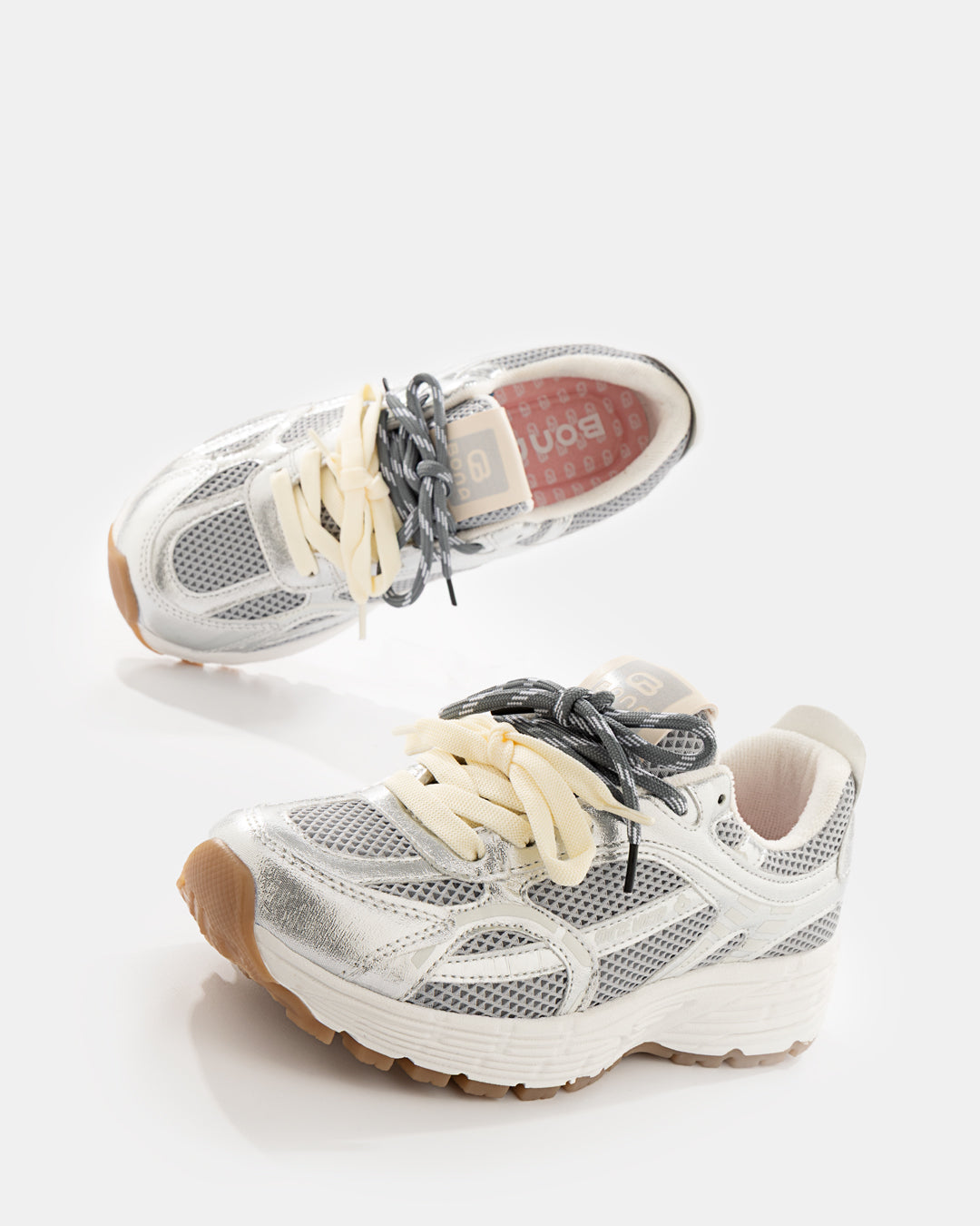 Runner Mara Silver
