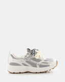Runner Mara Silver