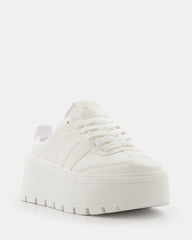 Sneaker estilo zueco