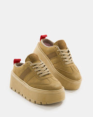 Sneaker estilo zueco