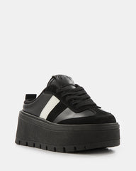 Sneaker estilo zueco