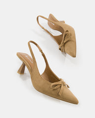 Tacones destalonados con lazo