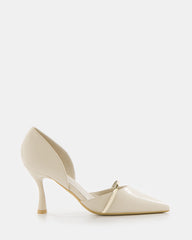 Tacones de punta fina con detalle cruzado