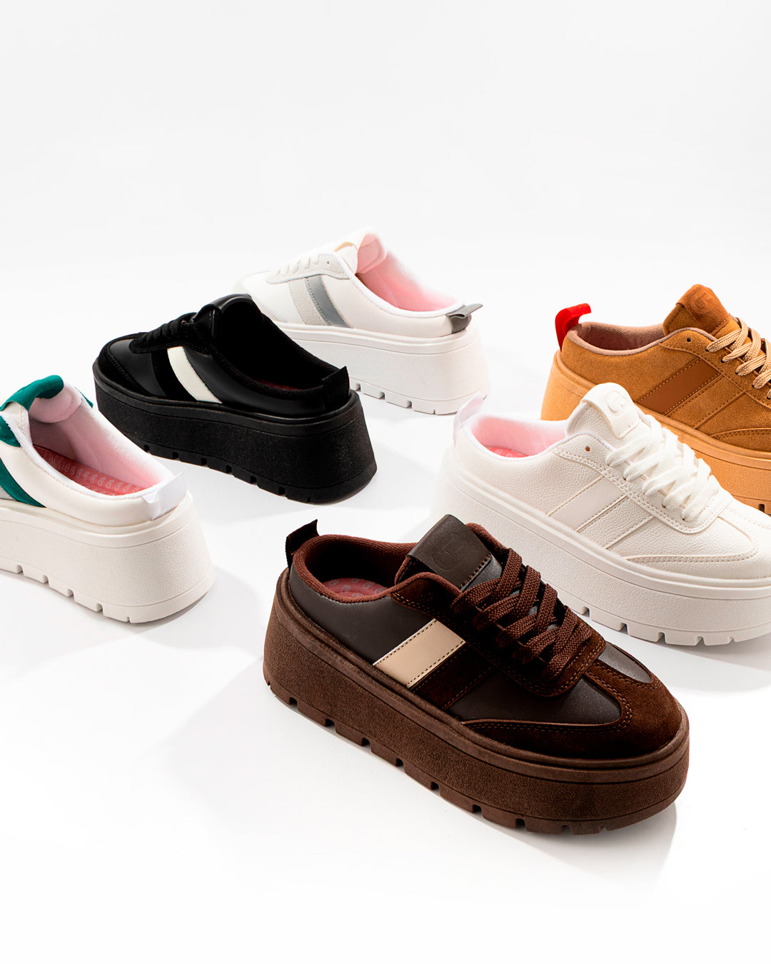 Sneaker estilo zueco